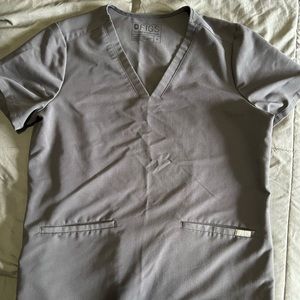 FIGS Charcoal casma 3-pocket scrub top